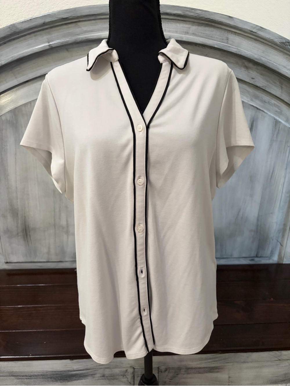 Adrianna Papell Cream Button-Down Shirt with Black Piping